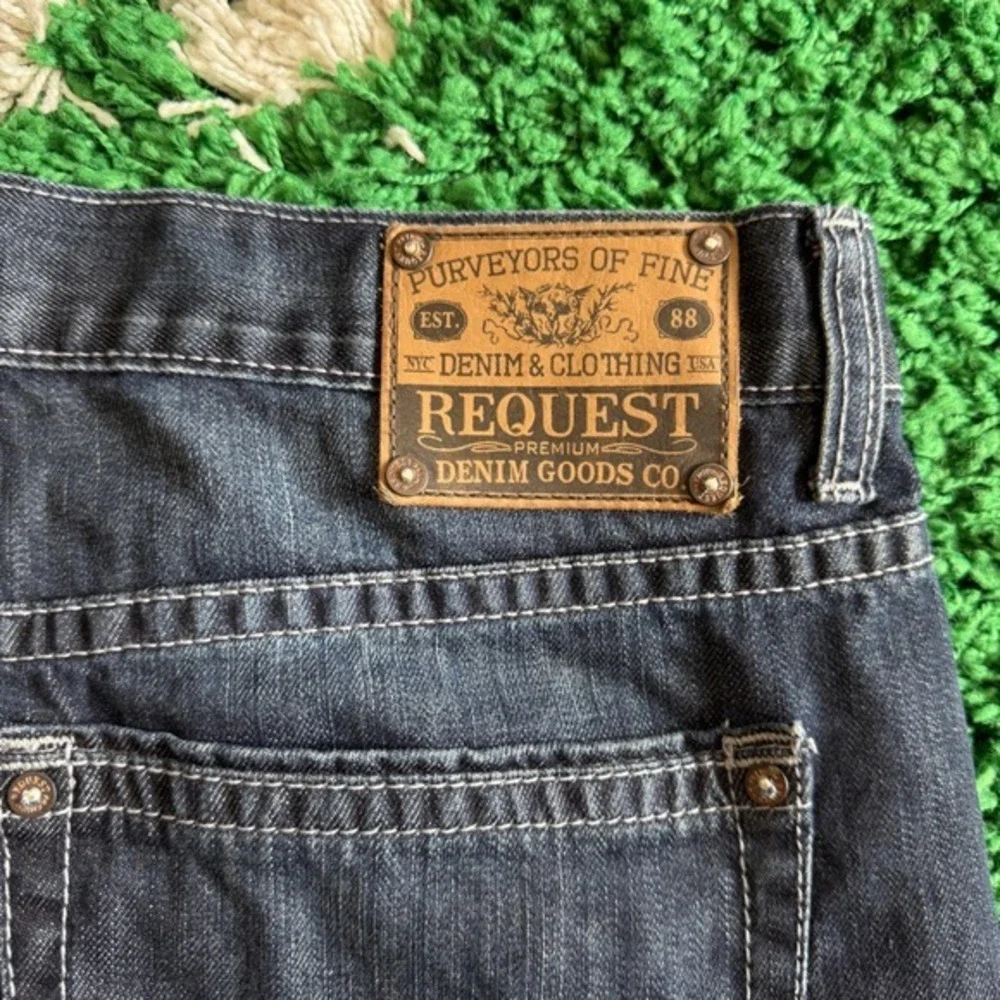 Request Premium Denim Goods Co. Distressed Jeans - Pink Detail, Designer Style - Picture 4 of 7